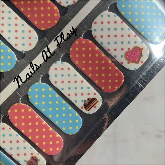 ⭐️💰5 for $20 Nail Wraps- Make It Sweet - Picture 2 of 6